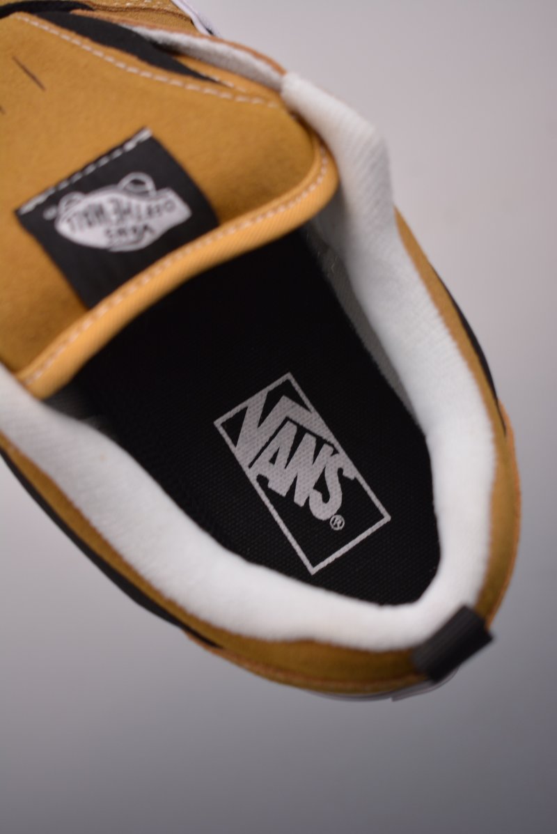 Vans Classics Knu Skool 'Black / Yellow' view