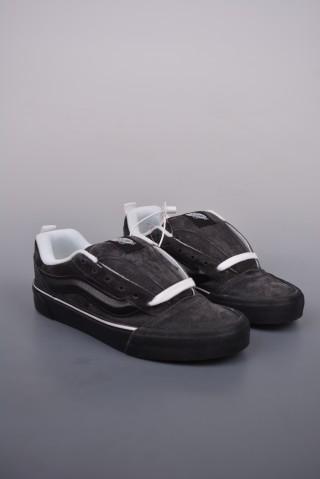 Vans Classics Knu Skool 'Black' view 1