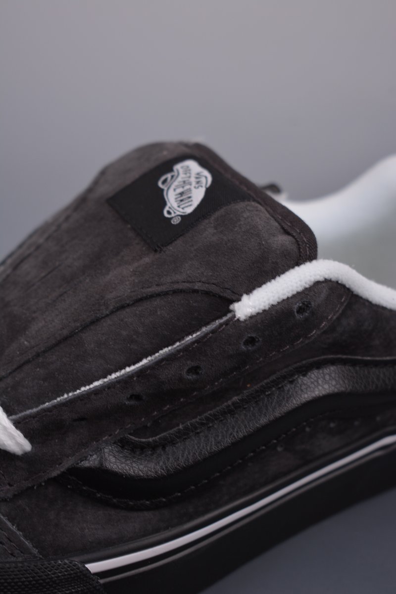 Vans Classics Knu Skool 'Black' view