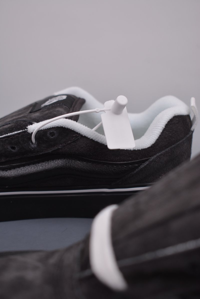 Vans Classics Knu Skool 'Black' view