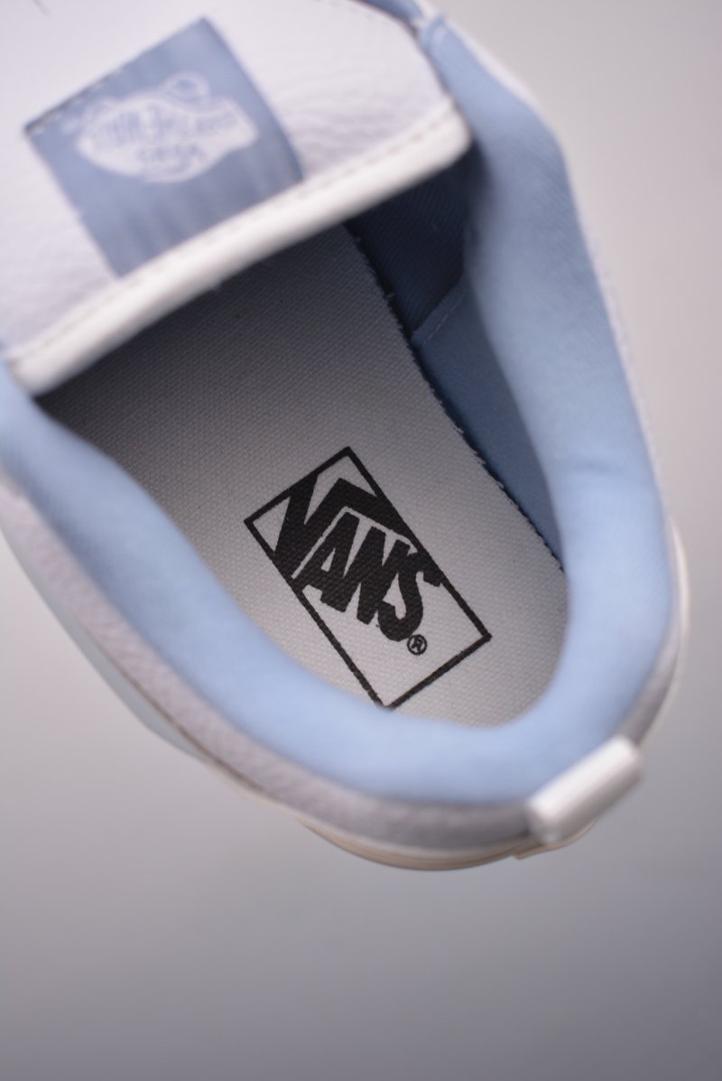 Vans Classics Knu Skool 'White / Blue' view