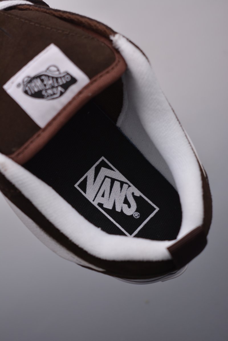 Vans Classics Knu Skool 'Brown' view