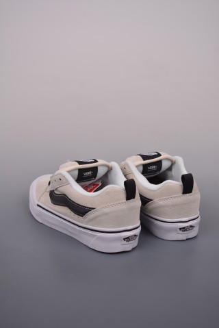 Vans Classics Knu Skool 'Black / White' view 2