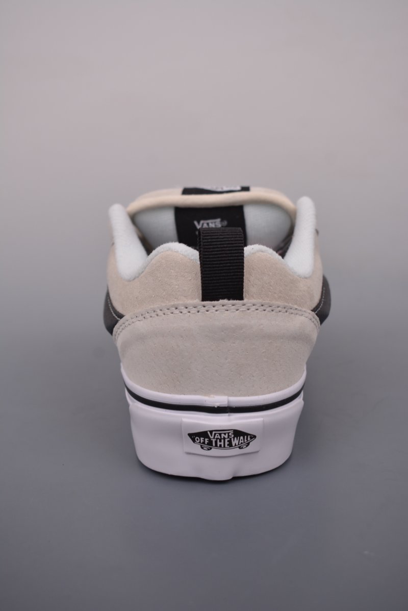 Vans Classics Knu Skool 'Black / White' view
