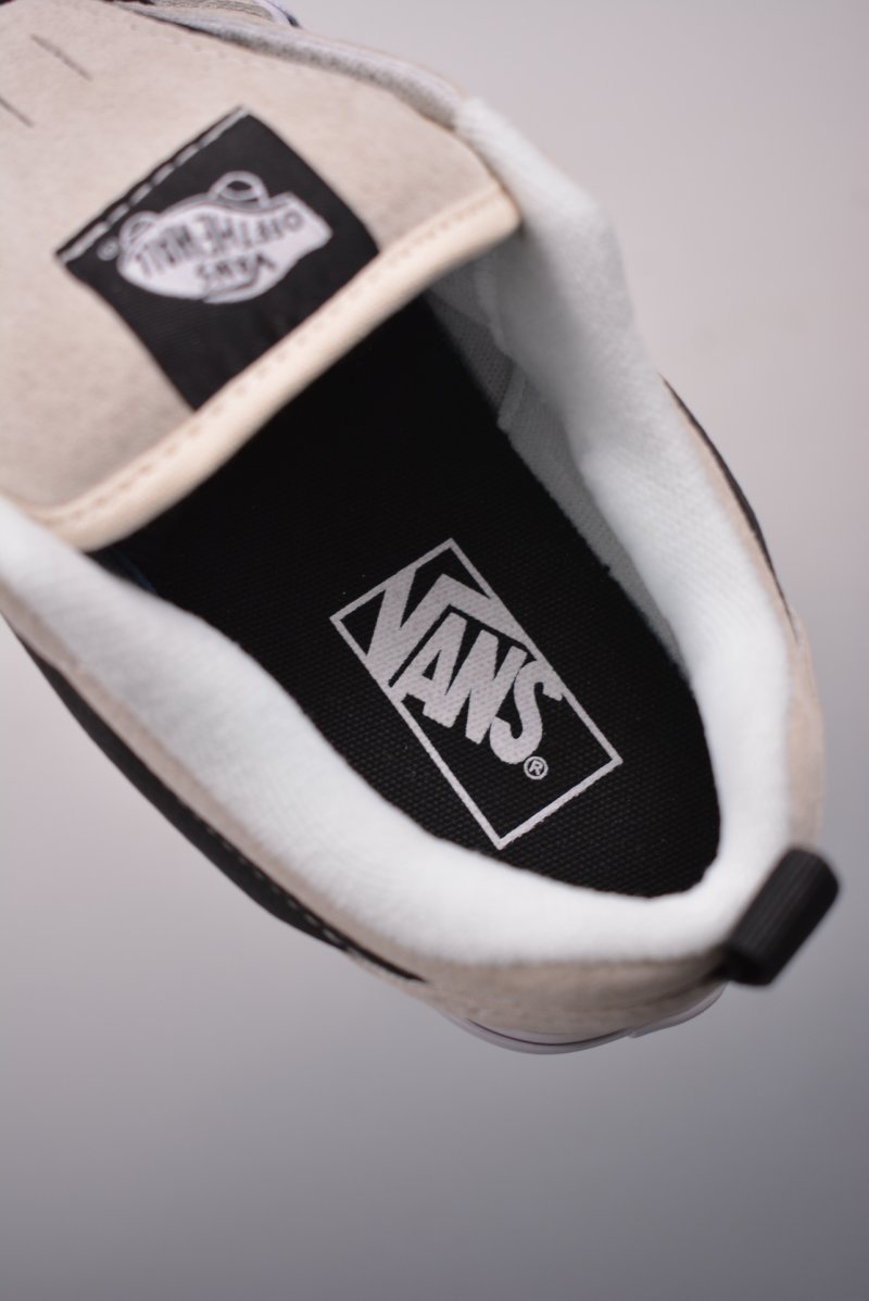Vans Classics Knu Skool 'Black / White' view