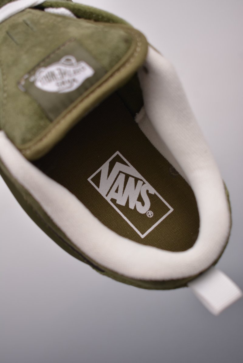 Vans Classics Knu Skool 'Green' view
