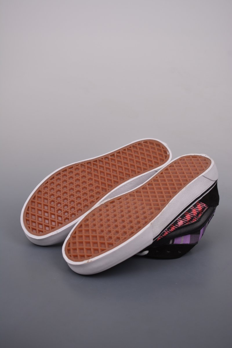 Vans Classics Knu Skool view