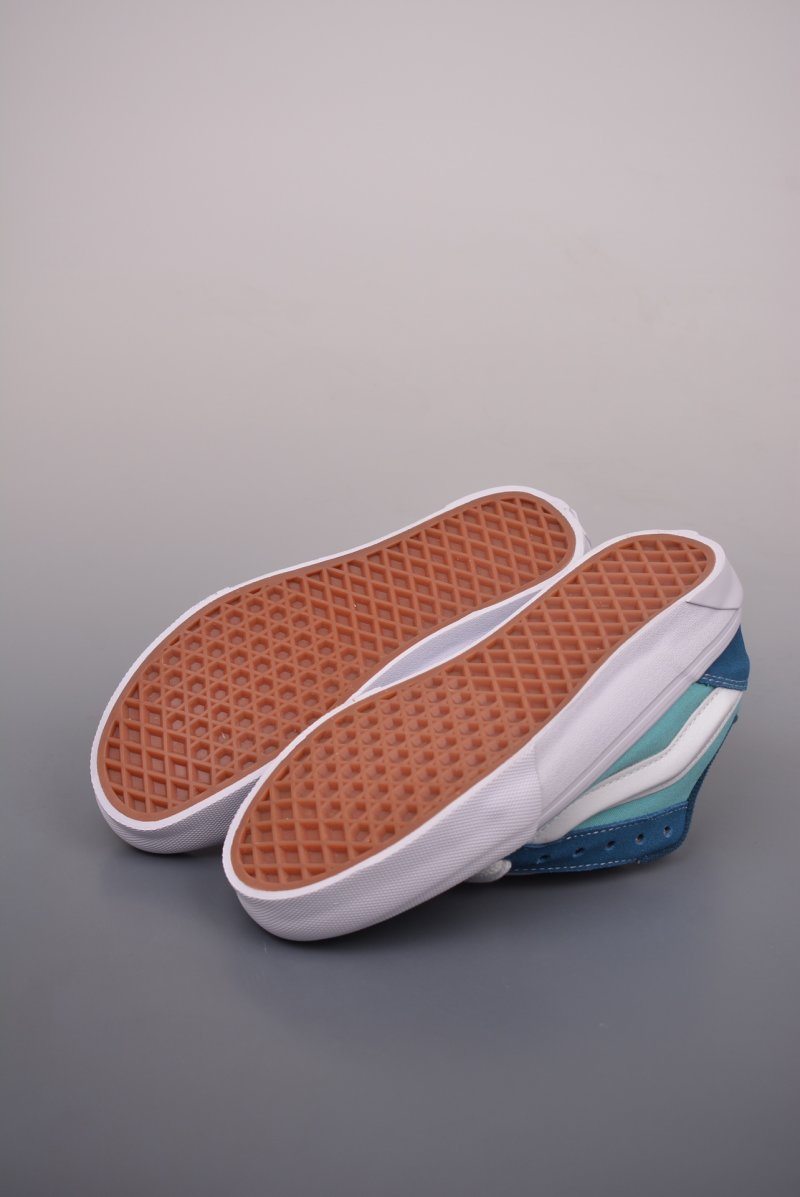 Vans Classics Knu Skool 'Grey / Blue' view