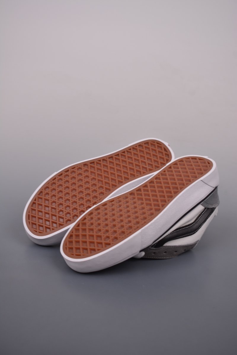Vans Classics Knu Skool 'White / Grey' view