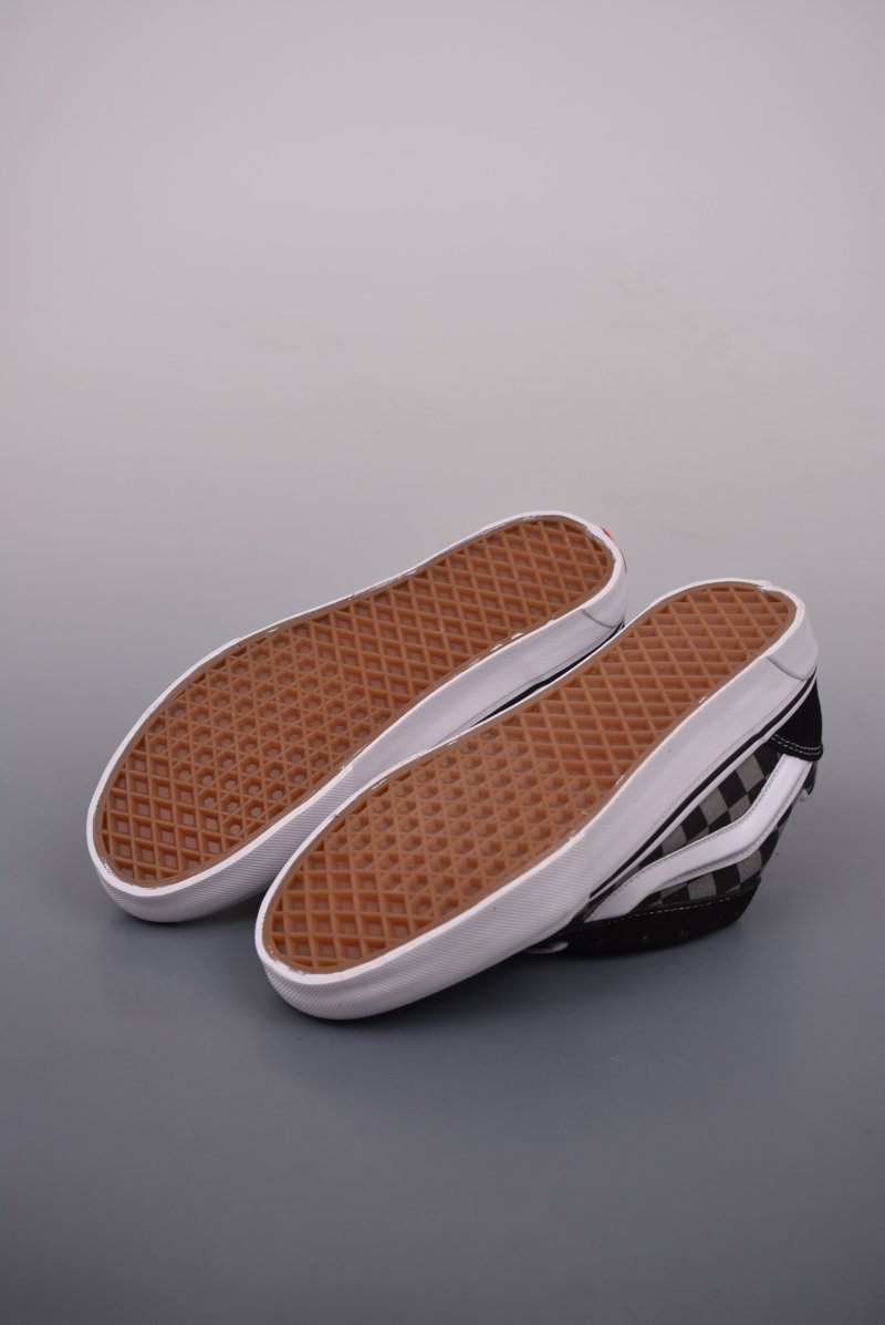 Vans Classics Knu Skool 'Black / Grey' view