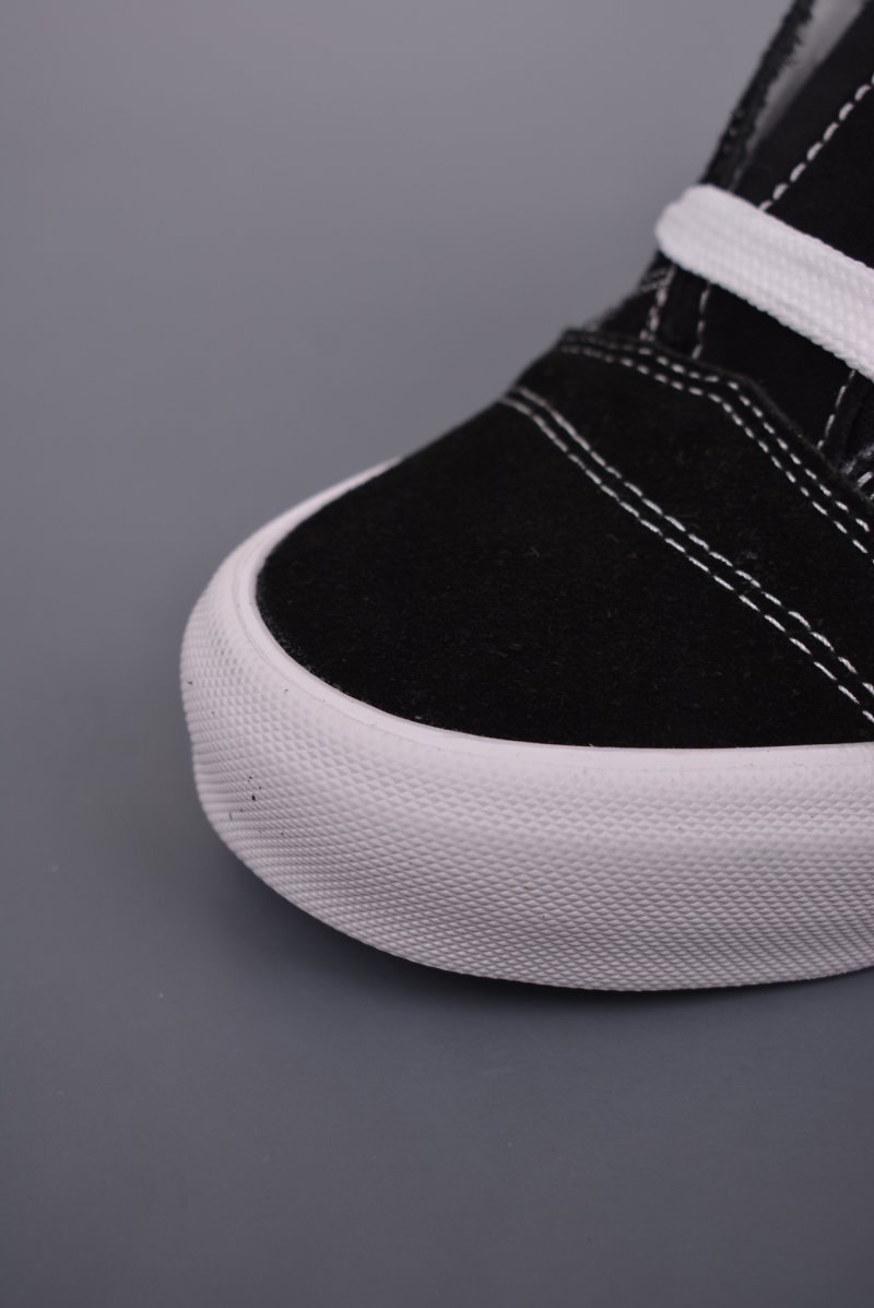 Vans Classics Knu Skool 'Black / Grey' view