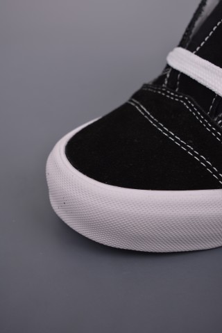 Vans Classics Knu Skool 'Black / Grey' view 15