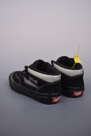 Vans Half Cab 33 DX 'Black / White' view 2