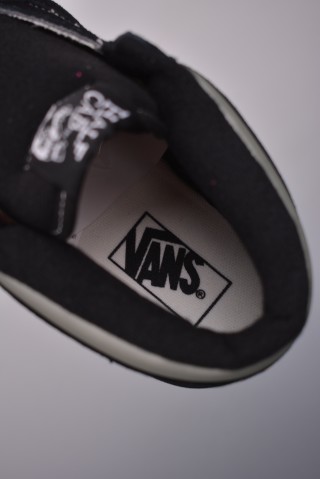 Vans Half Cab 33 DX 'Black / White' view 9
