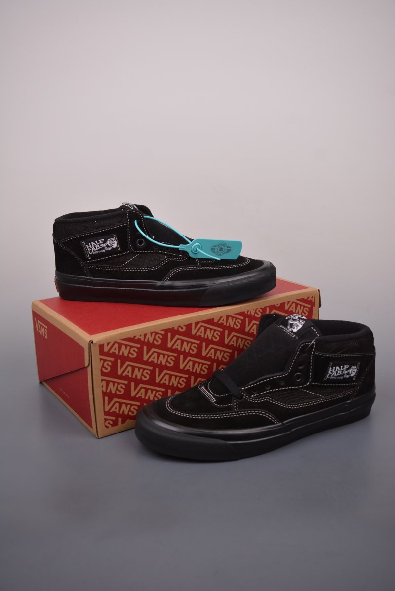 Vans Half Cab 33 DX 'Black' view
