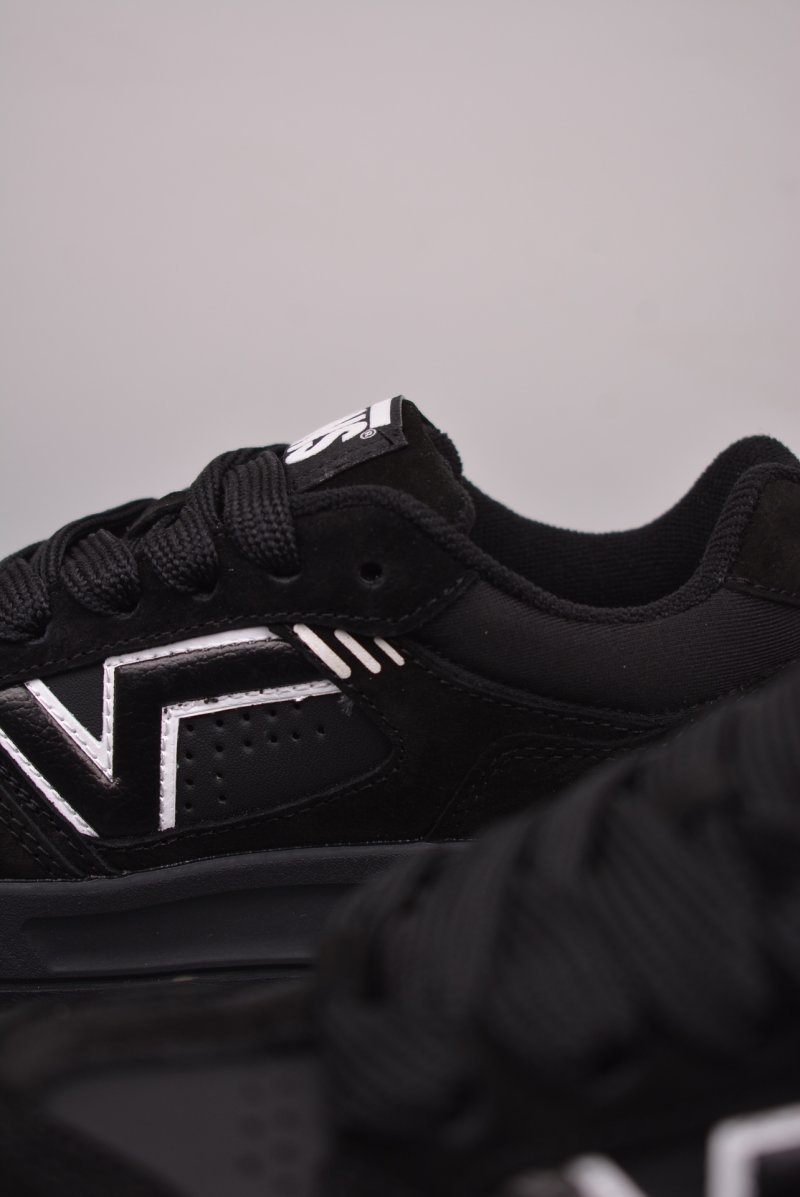 Vans Hylane Upland 'Black' view