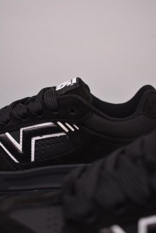 Vans Hylane Upland 'Black' view 8