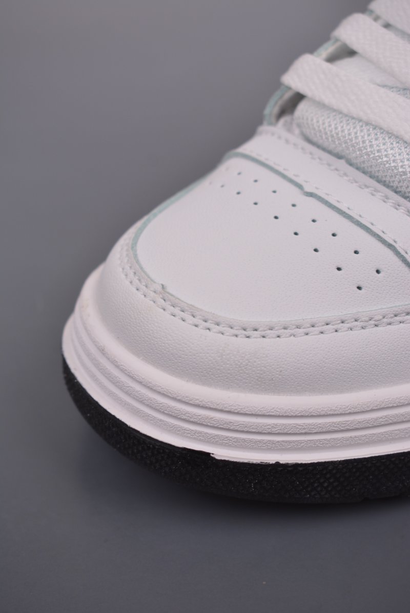 Vans Hylane Upland 'Black / White' view