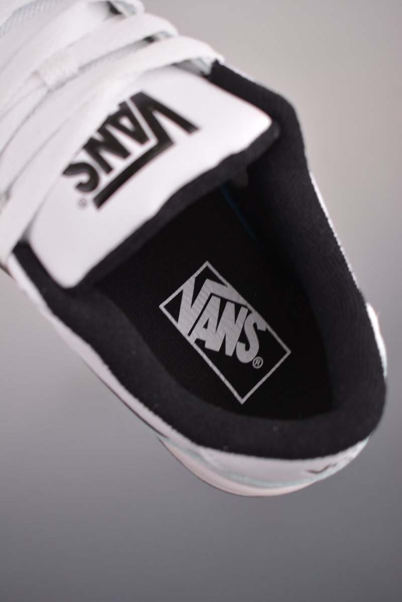Vans Hylane Upland 'Black / White' view