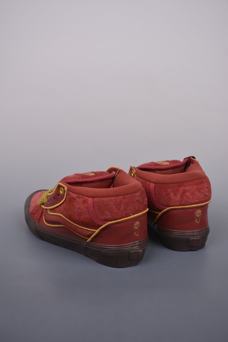 Vans Knu Mid 'Dragon Year Red' view
