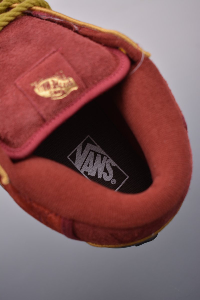 Vans Knu Mid 'Dragon Year Red' view