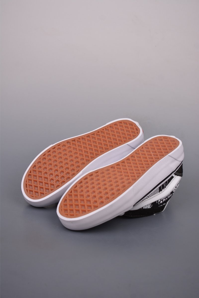 Vans Knu Skool 'Black / White' view