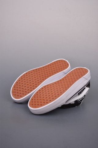 Vans Knu Skool 'Black / White' view 3