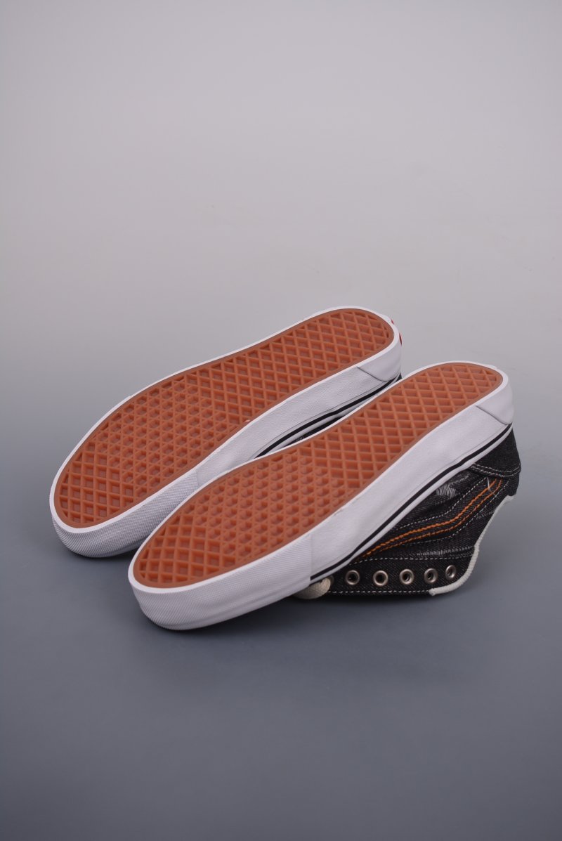 Vans Knu Skool Classics 'Black / Brown' view