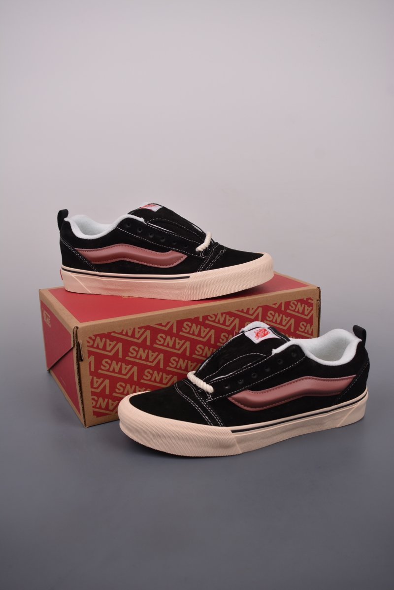 Vans Knu-Skool CNY Logo view