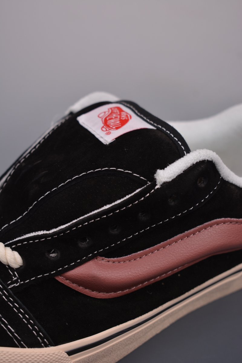 Vans Knu-Skool CNY Logo view