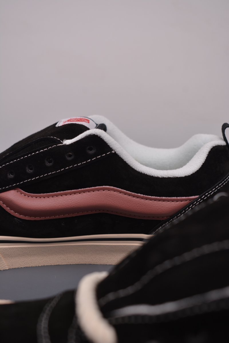 Vans Knu-Skool CNY Logo view