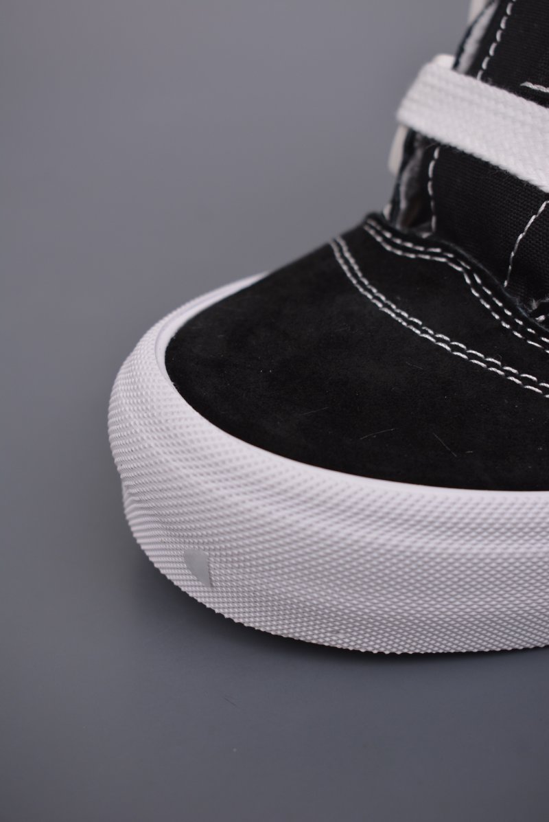 Vans Knu Skool DR 'Black / White' view