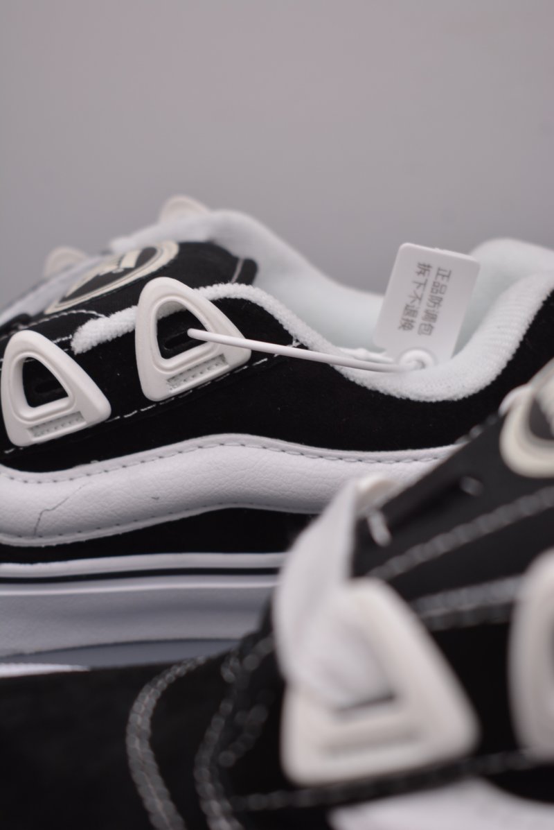 Vans Knu Skool DR 'Black / White' view