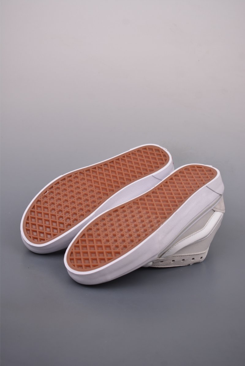 Vans Knu Skool Logo 'Grey / Silver' view
