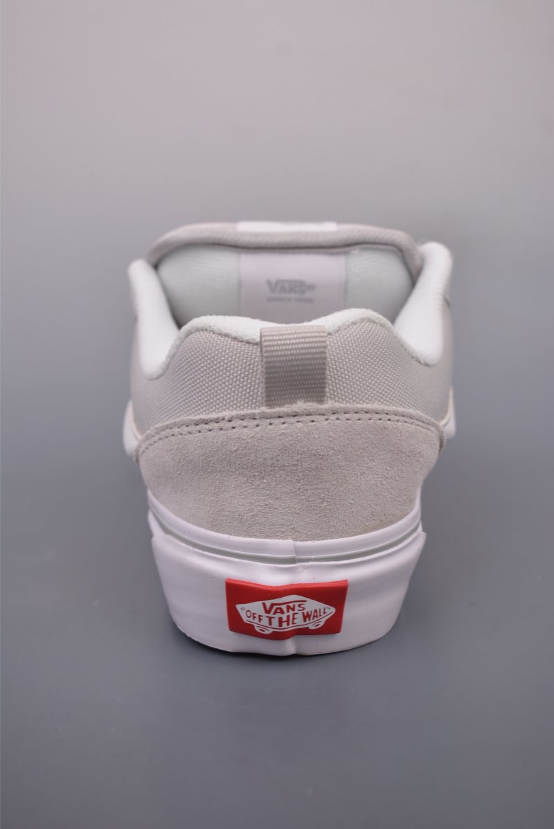 Vans Knu Skool Logo 'Grey / Silver' view
