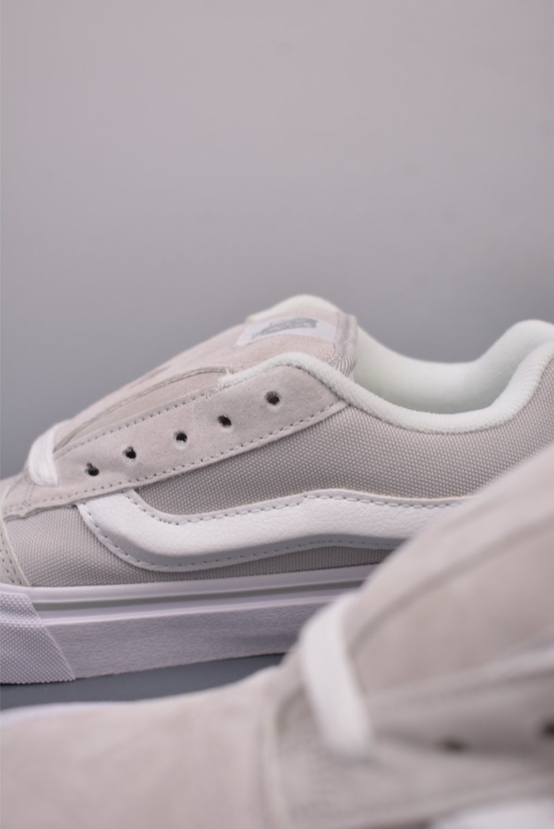 Vans Knu Skool Logo 'Grey / Silver' view
