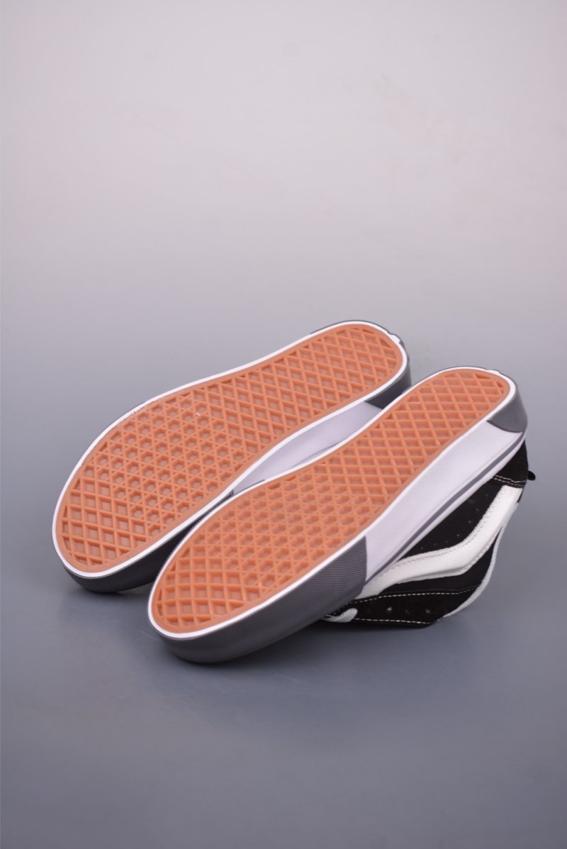 Vans Knu Skool Logo 'Black / White / Grey / Brown' view