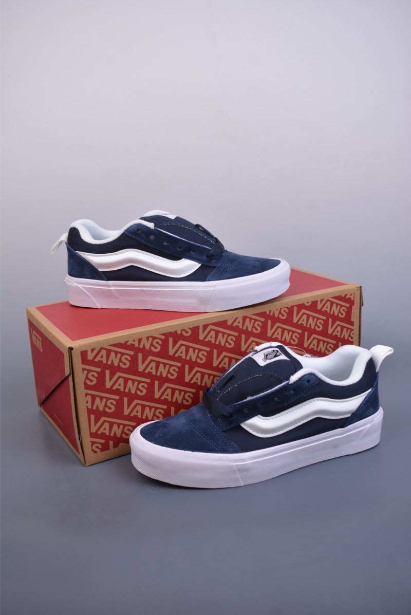 Vans Knu Skool Logo view