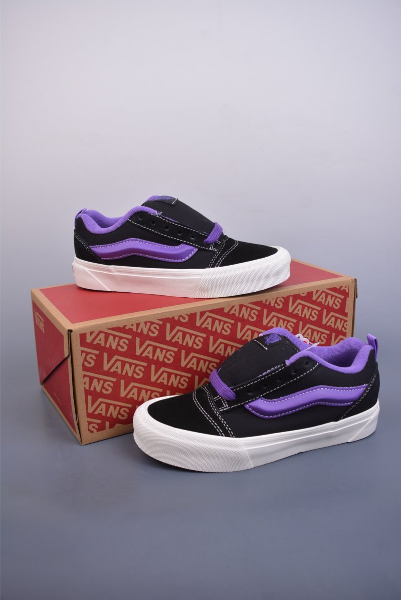 Vans Knu Skool Logo view