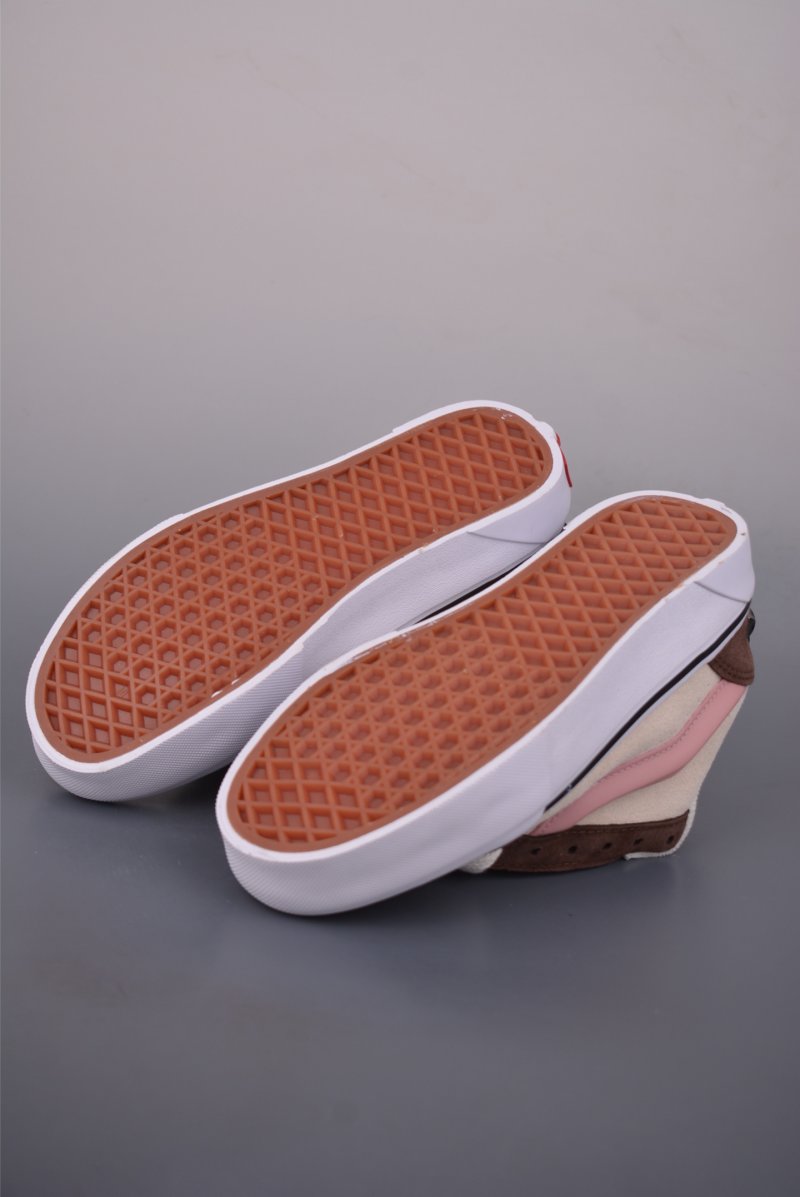 Vans Knu Skool Logo Studded view