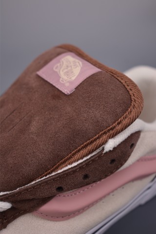 Vans Knu Skool Logo Studded view 7