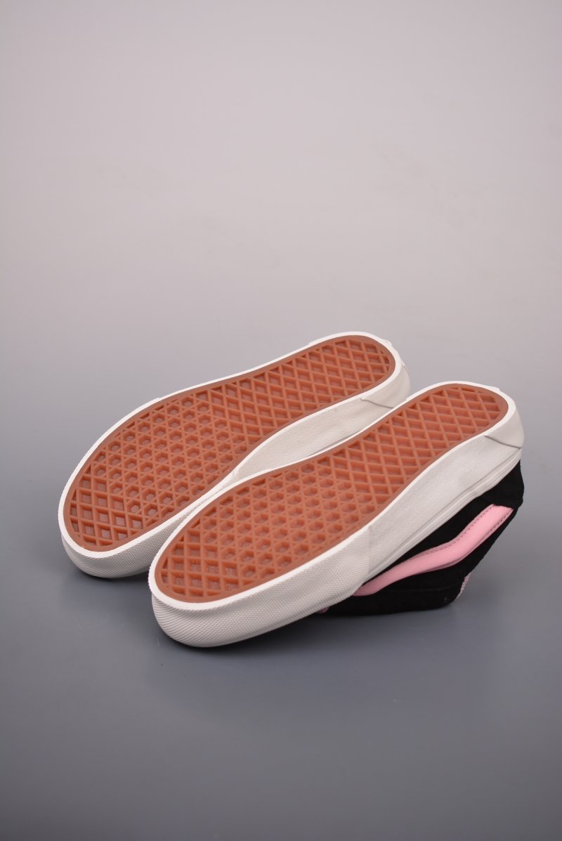 Vans Knu-Skool Logo 'Black / Pink' view