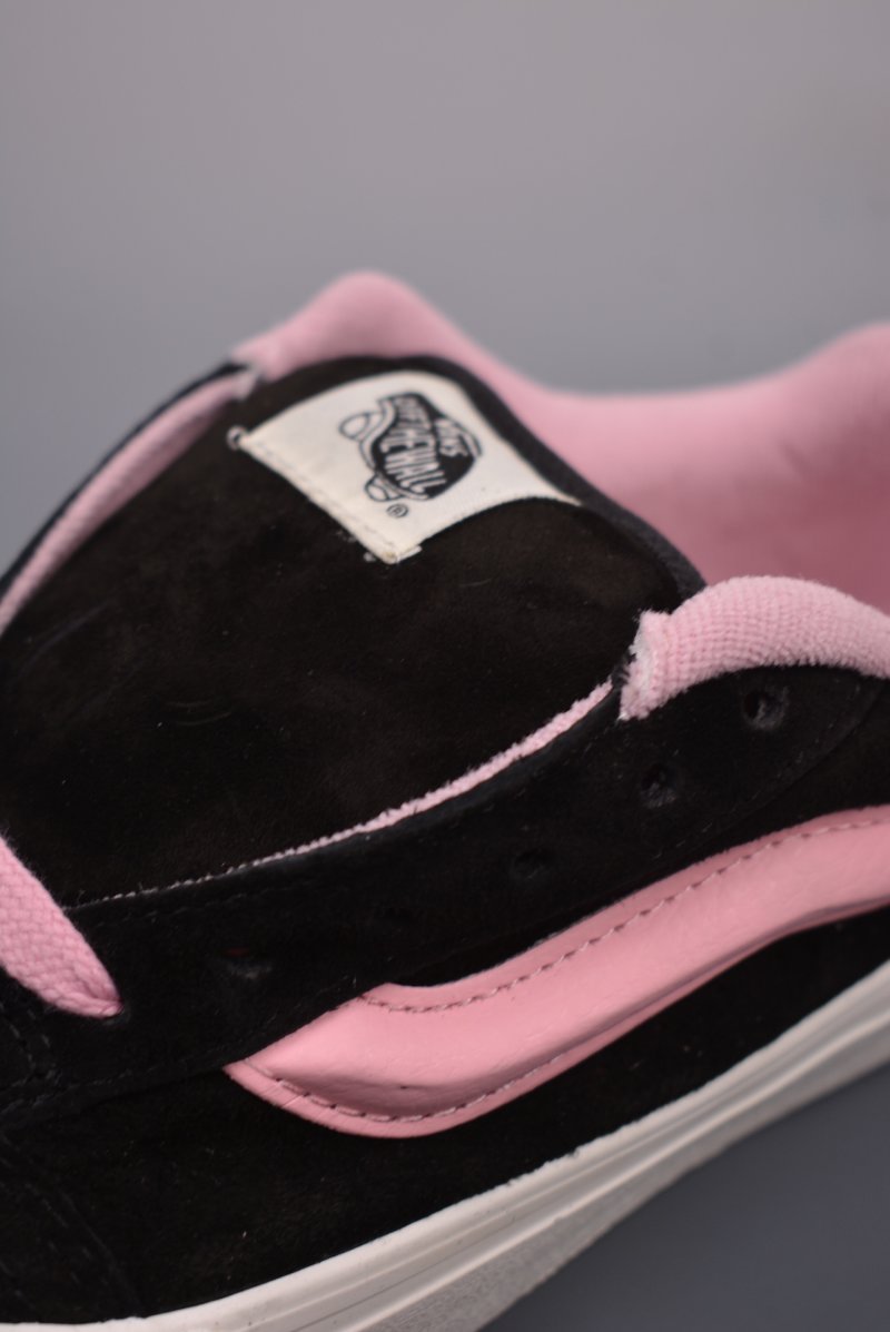 Vans Knu-Skool Logo 'Black / Pink' view