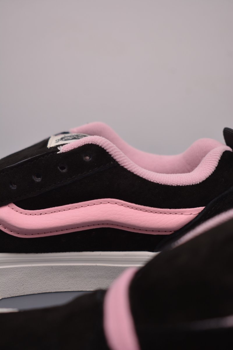 Vans Knu-Skool Logo 'Black / Pink' view
