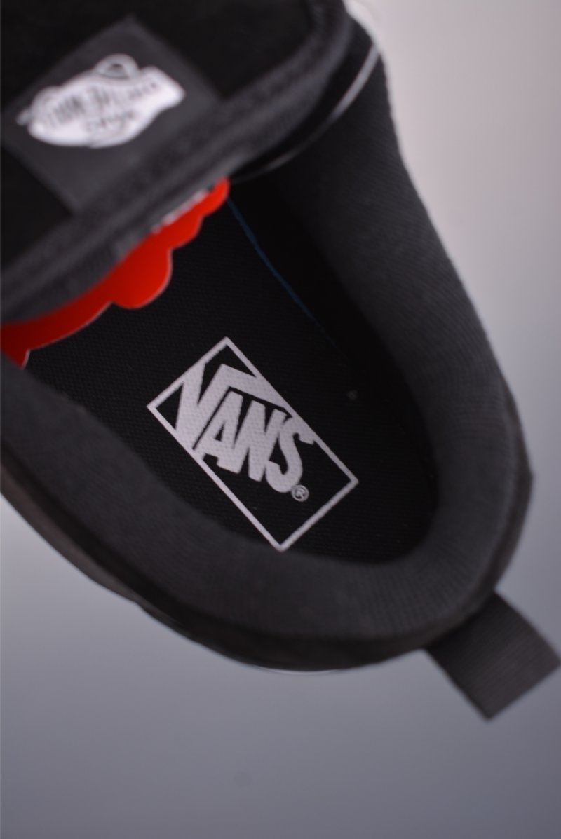 Vans Knu Skool Logo Studded 'Black / White' view