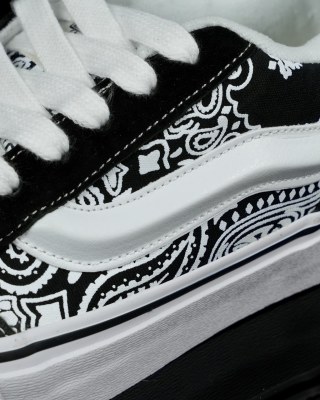 Vans Knu Skool Logo Graffiti 'Black / White' view 4