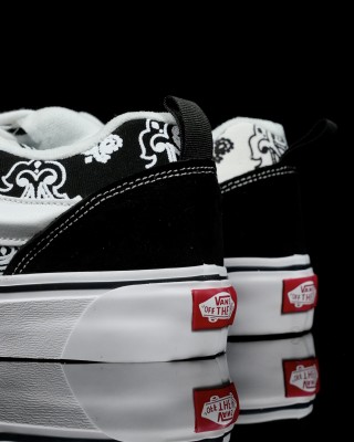 Vans Knu Skool Logo Graffiti 'Black / White' view 7