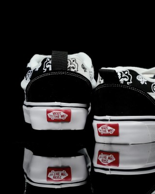 Vans Knu Skool Logo Graffiti 'Black / White' view 8