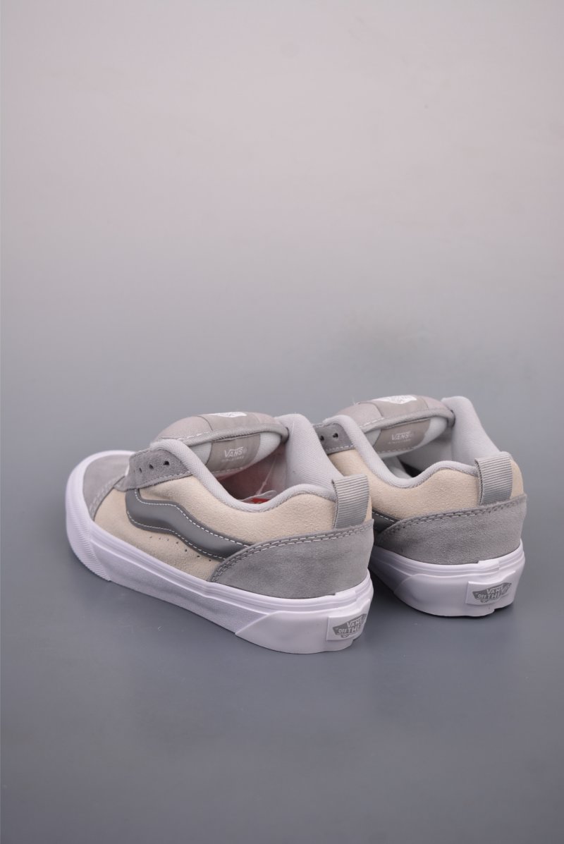 Vans Knu Skool Logo view