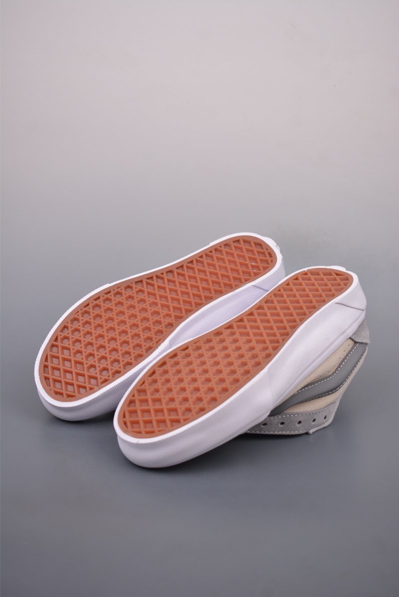 Vans Knu Skool Logo view